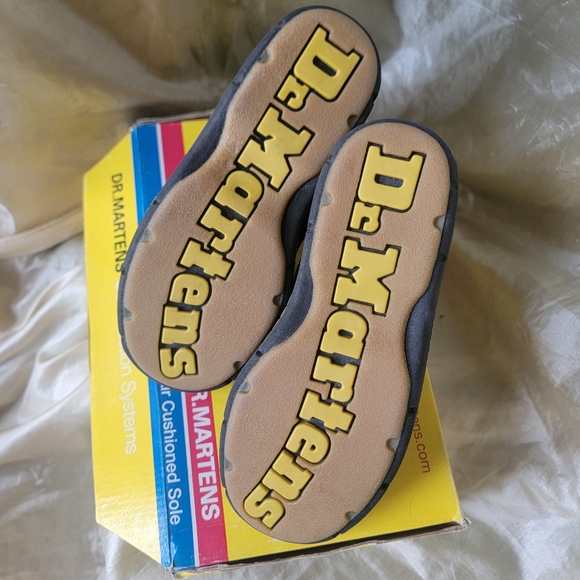 Dr.Martens boys boots size 12 - Picture 9 of 9